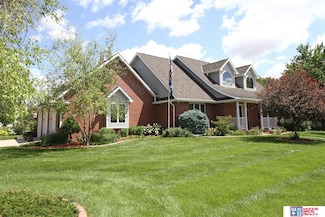 2600 Evergreen Cir, Beatrice, NE 68310
