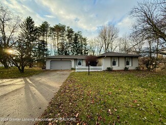 2103 Professor Ln, Lansing, MI 48917
