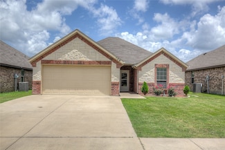 126 Comanche Dr, Greenville, TX 75402