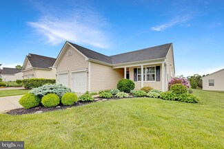 14 Mayfaire Cir, Westampton, NJ 08060