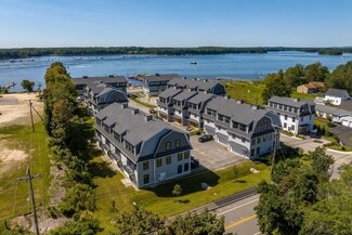 18 Little Bay Dr, Dover, NH 03820