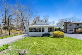 30 Julie Ln, Greenwood Lake, NY 10925
