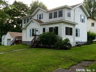 41 Chestnut St, Phoenix, NY 13135