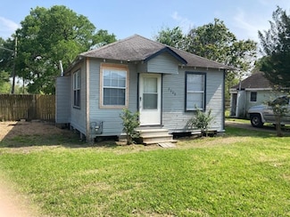 2300 Carolina St, Baytown, TX 77520