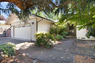 3084 Seckel St, Medford, OR 97504