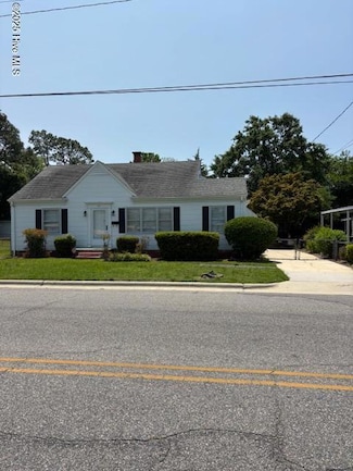 908 E 7th St, Lumberton, NC 28358