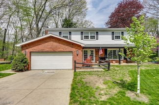 896 Cliffside Dr, Akron, OH 44313