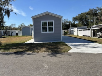 5605 Laura St Unit 11, Zephyrhills, FL 33542