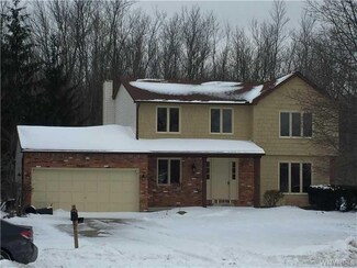 2128 Hobblebush Ln, Lake View, NY 14085