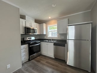 2431 8 Mile Rd Unit 14, Kawkawlin, MI 48631