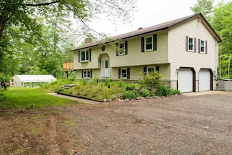 226 Raymond Rd, Nottingham, NH 03290