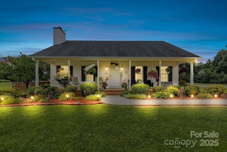 108 Camden Ct, Advance, NC 27006