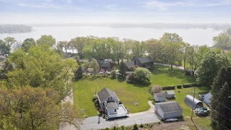 24933 Hiawatha Dr, Kansasville, WI 53139