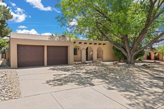 9424 Avenida de la Luna NE, Albuquerque, NM 87111