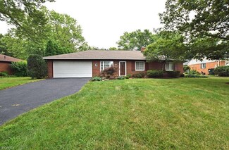 5508 Renee Dr, Cleveland, OH 44143
