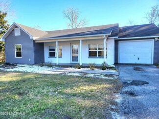 1698 Old Folkstone Rd, Sneads Ferry, NC 28460