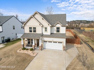 200 Shady Oaks Way, Moyock, NC 27958