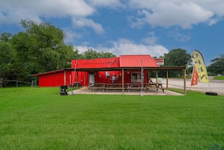 1971 S Tyler St, Gladewater, TX 75647