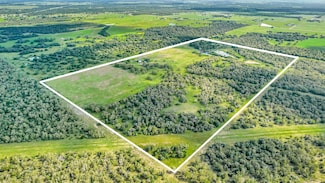15631 Fm 682, Yoakum, TX 77995