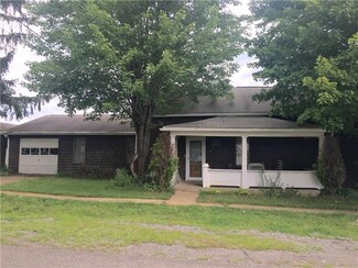 5 3rd St, Fredonia, PA 16124