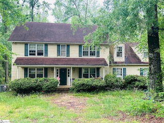 903 Calvert Ave, Clinton, SC 29325