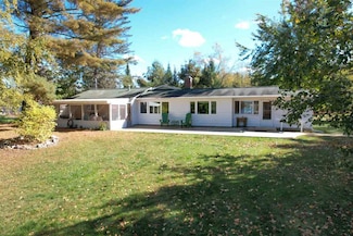 11076 Botsford Ln, Petoskey, MI 49770