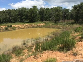 324 Shorthorn Rd, Stockdale, TX 78160