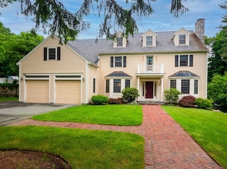 14 Nassau Dr, Winchester, MA 01890
