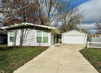 3404 Oak Ave, Mattoon, IL 61938