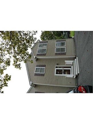 39 Buttonwood St Unit 2, Bristol, RI 02809