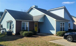 215 Charmant Rd, Lumberton, NC 28358