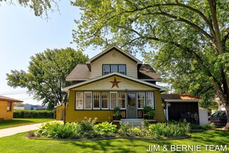 246 W 33rd St, Holland, MI 49423