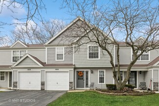 1616 College Green Dr, Elgin, IL 60123