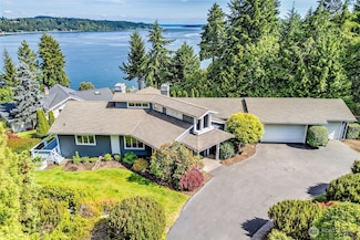 6575 NE Sundance Ln, Bainbridge Island, WA 98110