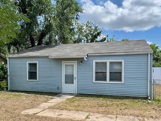 2929 E Idlewild Dr, Wichita, KS 67216