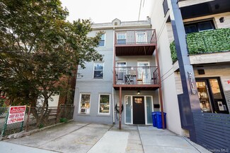 27-18 Newtown Ave, Long Island City, NY 11102