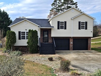 311 N Meadow Dr, Morganton, NC 28655