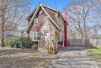 133 Hinsdale Rd, Syracuse, NY 13211