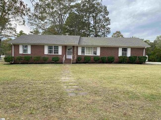 1 Dickens Ln, Taylors, SC 29687
