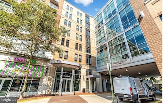 444 W Broad St Unit 303, Falls Church, VA 22046