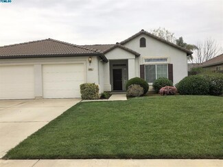 3003 W Newton Ave, Visalia, CA 93291