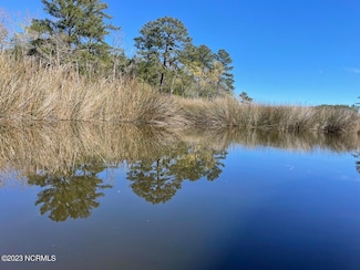 330, 211 Garbacon Dr, Beaufort, NC 28516