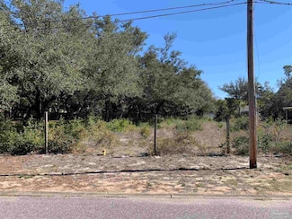 5700 Fair Oak Ln, Pensacola, FL 32507