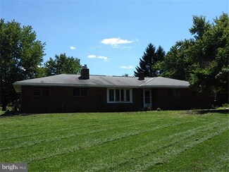 70 Sky High Ln, New Ringgold, PA 17960