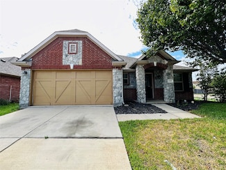 209 Serenade Ln, Euless, TX 76039