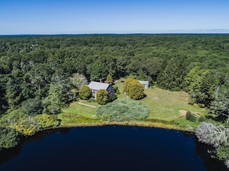 15 Jernegan Pond Rd, Edgartown, MA 02539