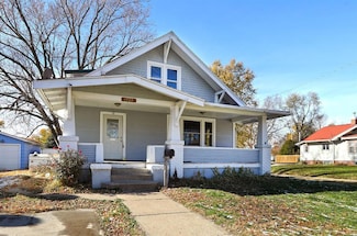 1723 W 2nd St, Perry, IA 50220