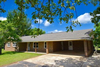 3368 Red Hill Rd, Tallassee, AL 36078