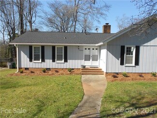 7300 Pine Bluff Cir, Charlotte, NC 28214