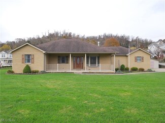 808 Elm St, Martins Ferry, OH 43935
